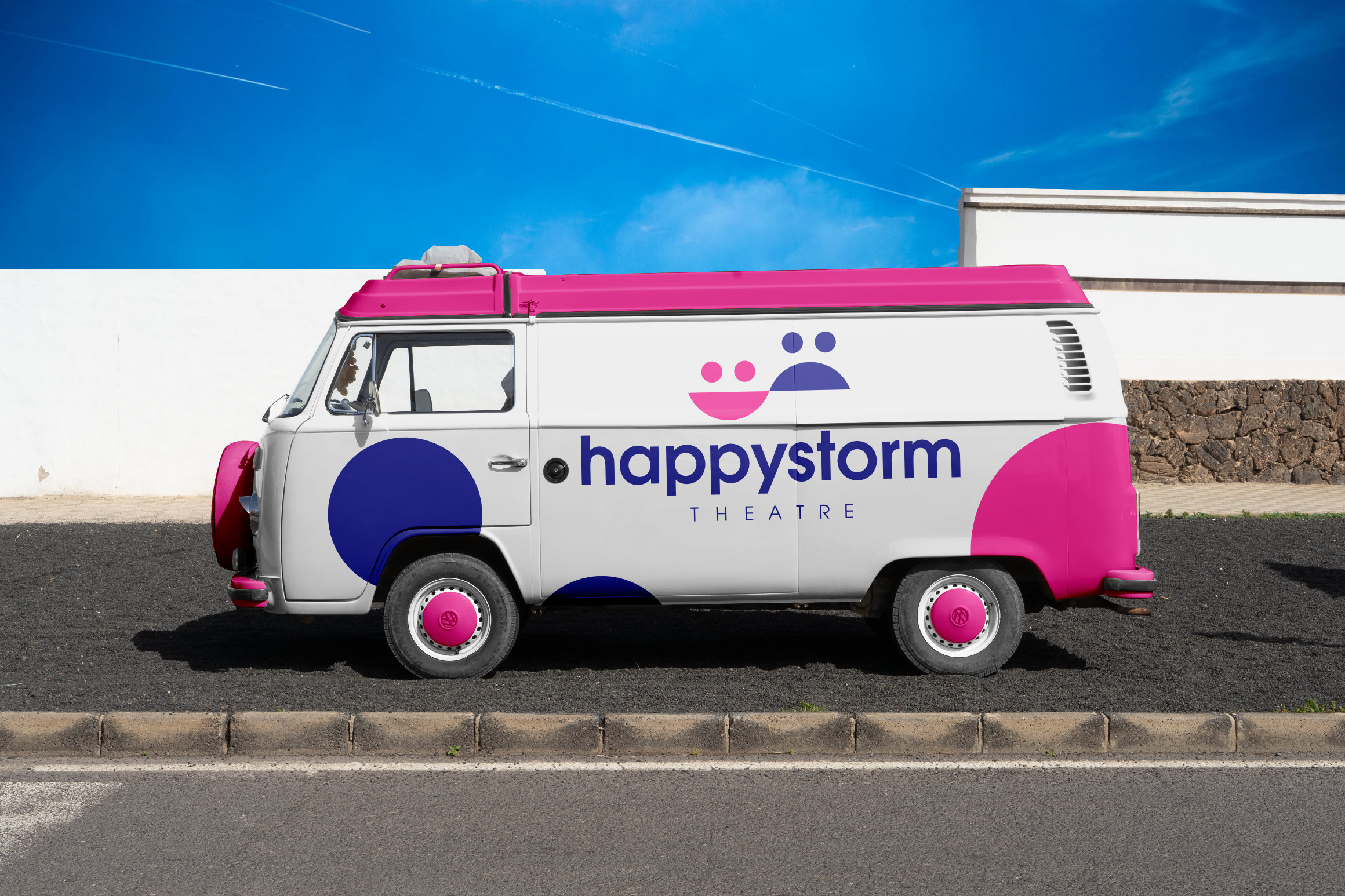 Happystorm Bus